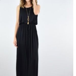 Black maxi dress with pockets size large